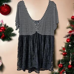 TORRID Plus Size Black & White Striped Peplum Lace V-Neck Tunic/Dress